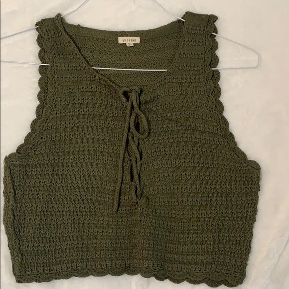 En creme crochet top - Picture 1 of 1